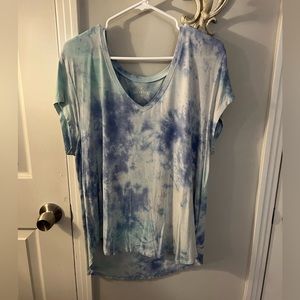 American Eagle V-neck comfort Tee